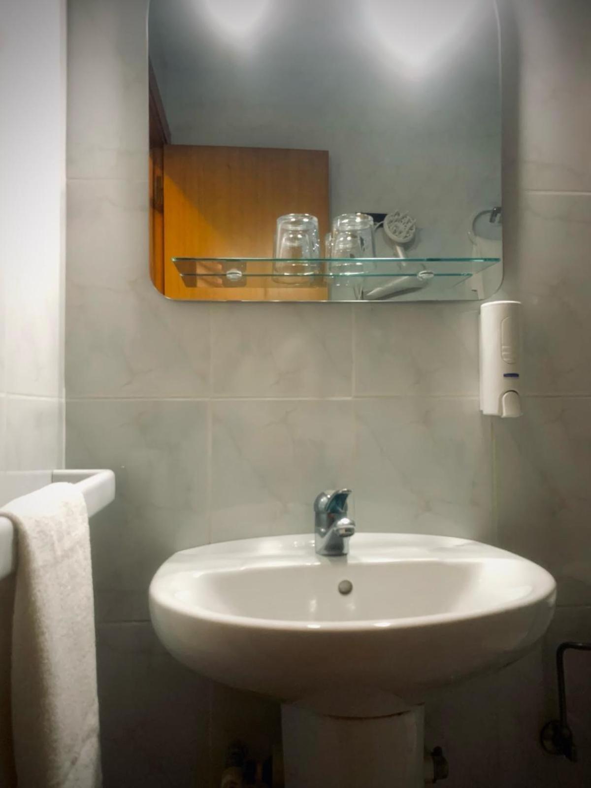 Hostal As Margaritas سانتياغو دي كومبوستيلا المظهر الخارجي الصورة