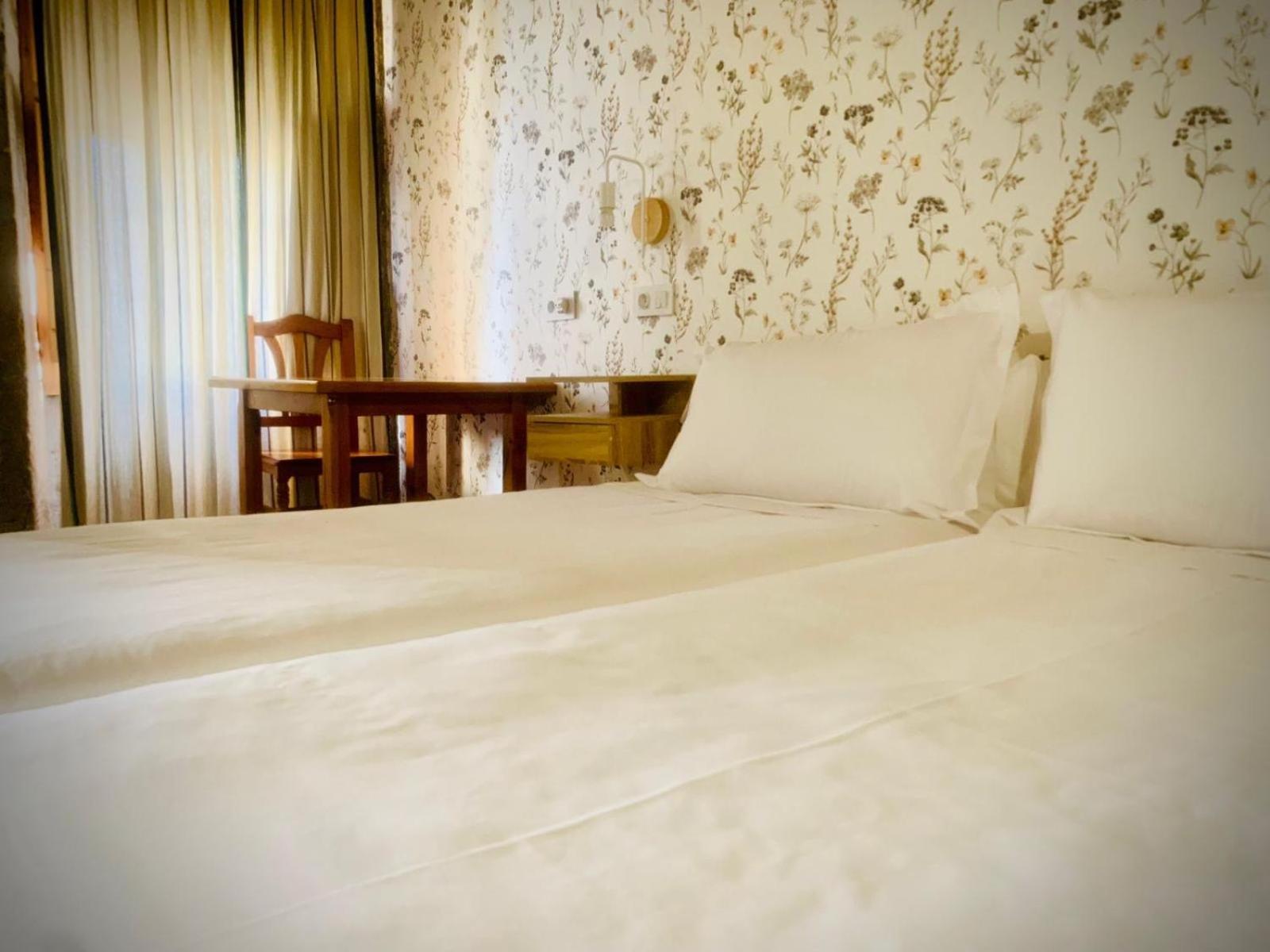 Hostal As Margaritas سانتياغو دي كومبوستيلا المظهر الخارجي الصورة